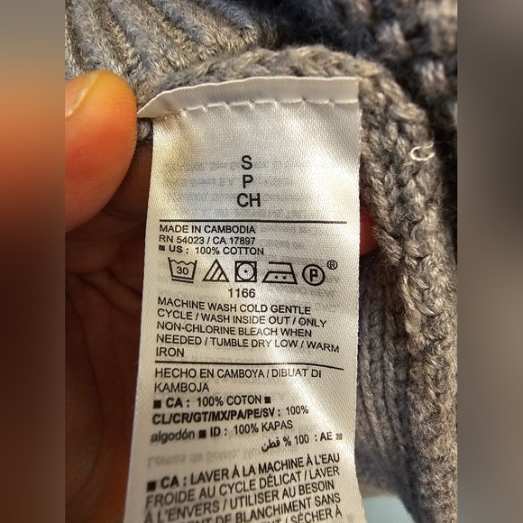 Old Navy Sweater Women's Tunic Length - Picture 9 of 9